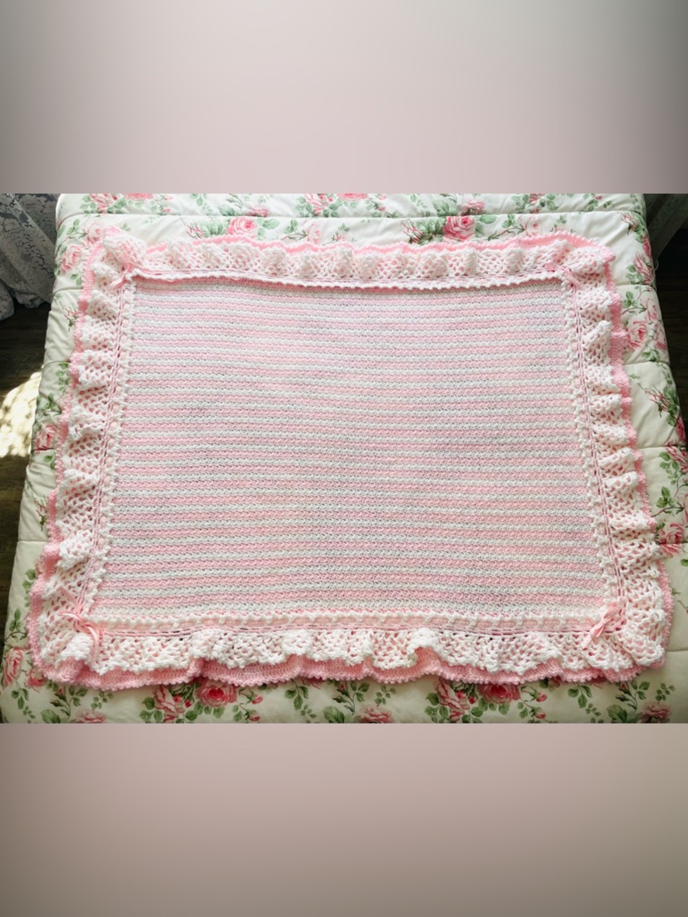Vintage Crocheted Baby Blanket Afghan Pink & White w Bows Dbl Ruffles 40x50 - Picture 2 of 9